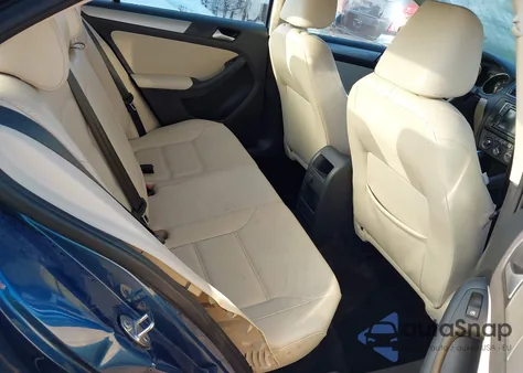 2018 Volkswagen Jetta 1.4T Se/1.4T Wolfsburg Edition z USA, uszkodzony, nr VIN 3VWDB7AJ8JM205086